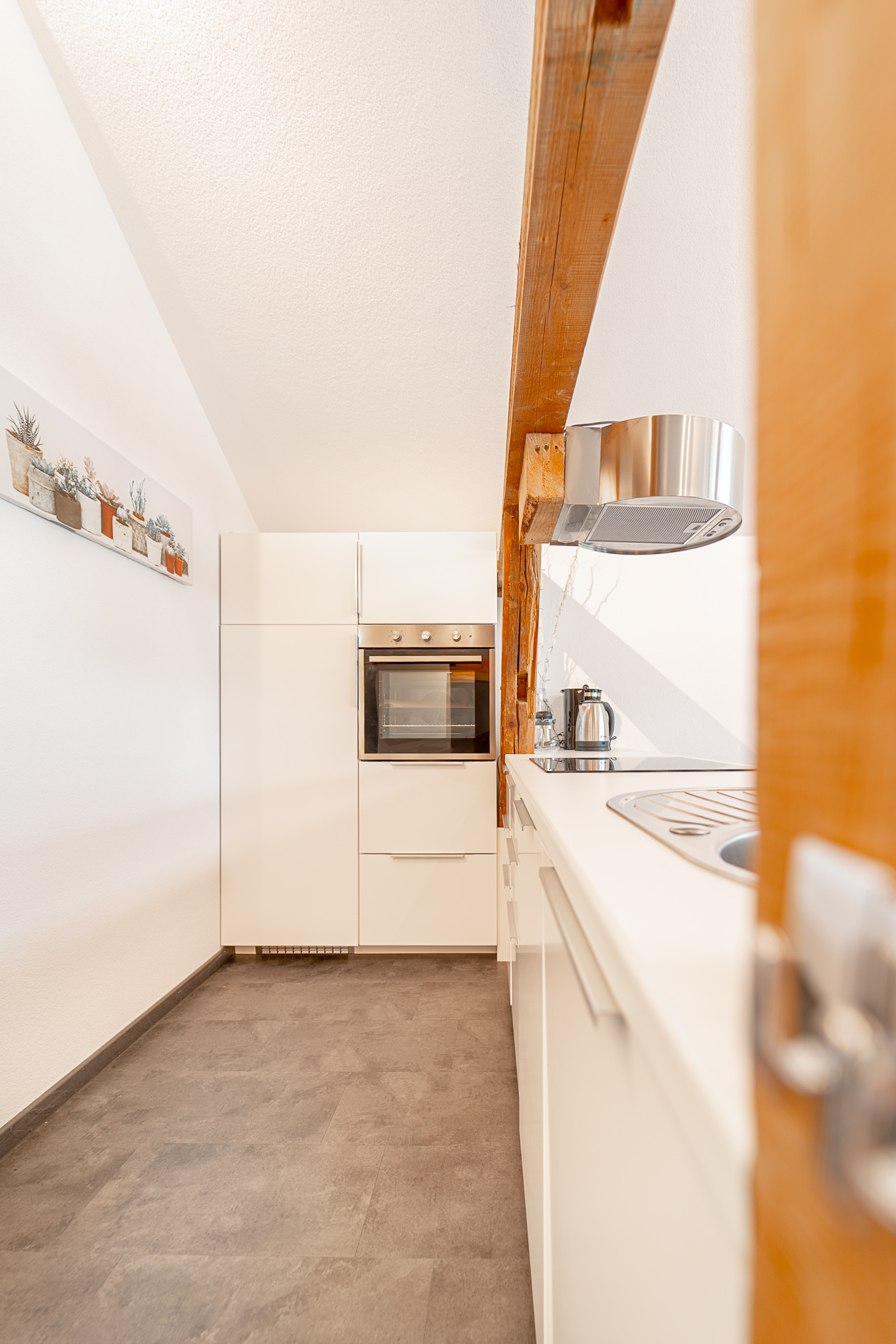 Moderne Küche im Appartement Sky